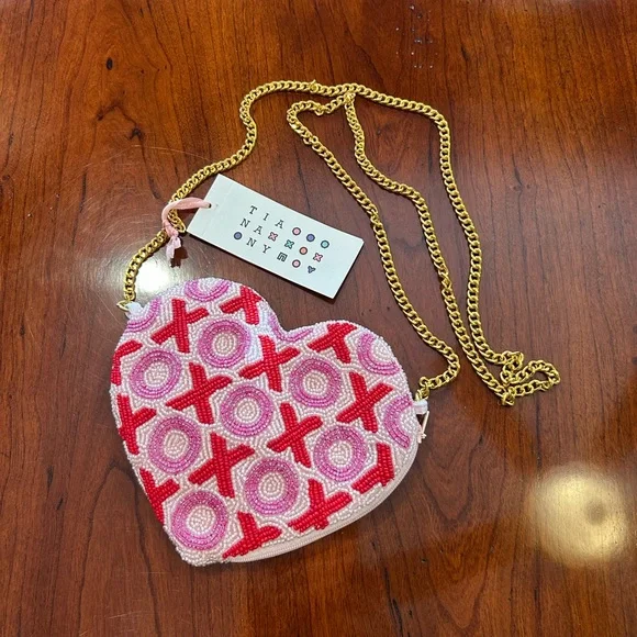 NWT Tiana NY XOXO Heart Chain Strap Bag - Picture 4 of 11